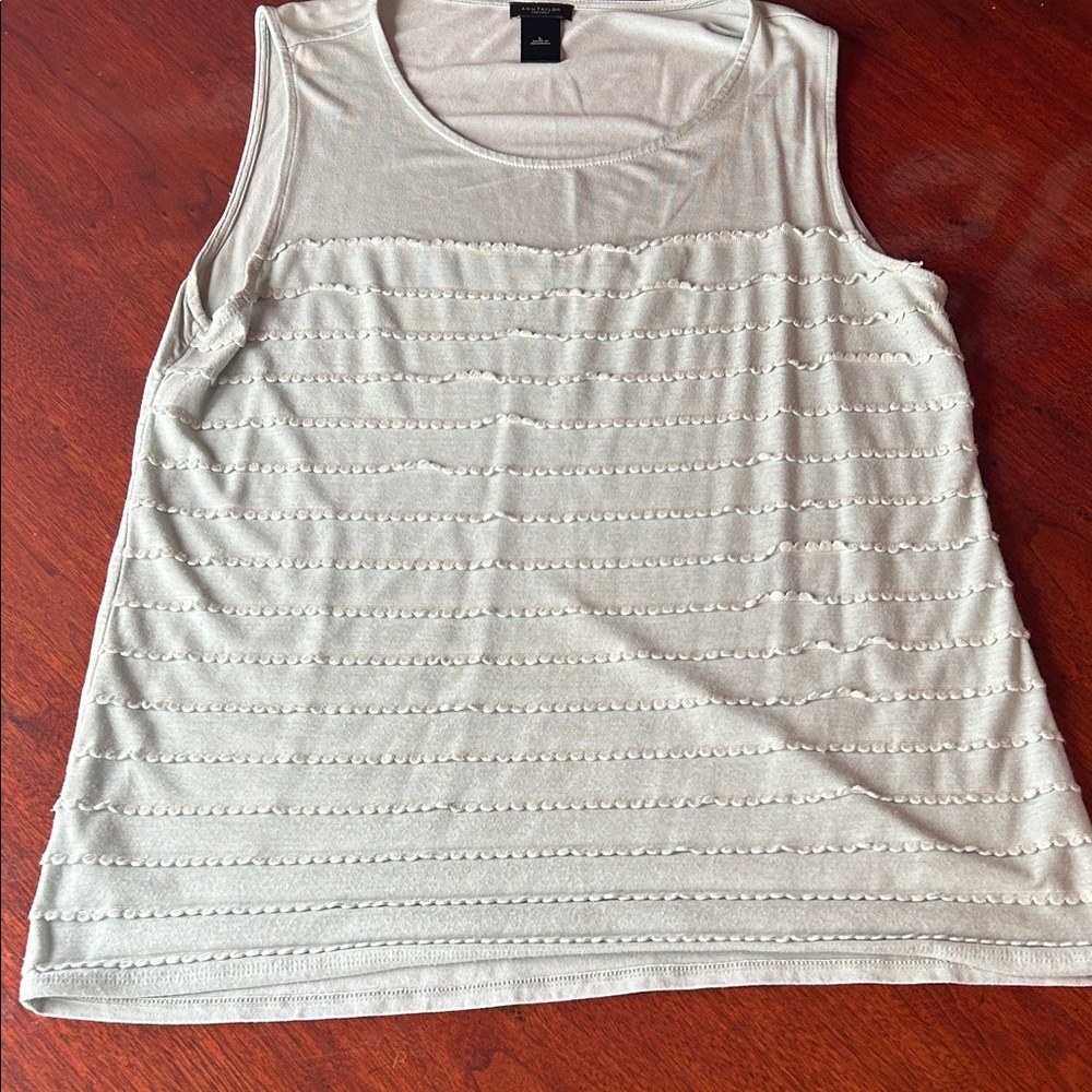 Ann Taylor Soft Gray Textured Tank Top size Large